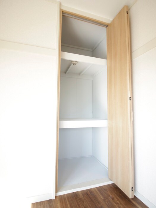 物件内観写真12　(収納)