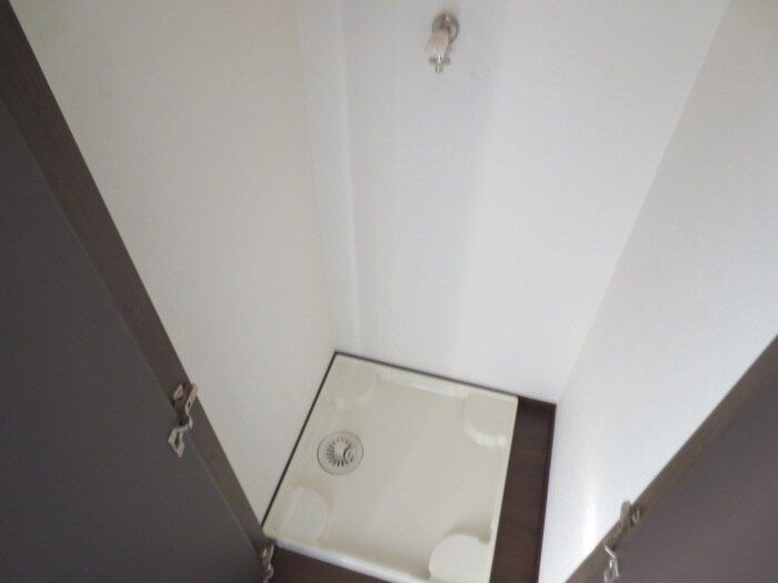 物件内観写真14　(洗濯機置場)