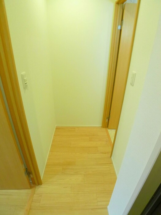 物件内観写真14　(廊下)