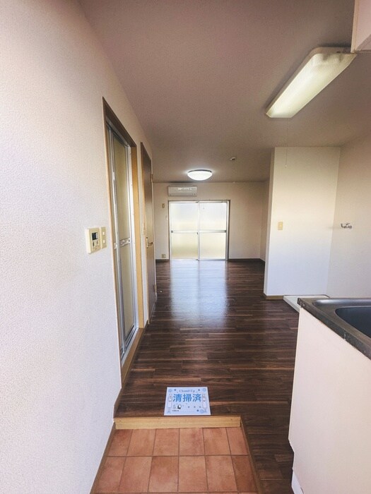 物件内観写真11　(玄関)