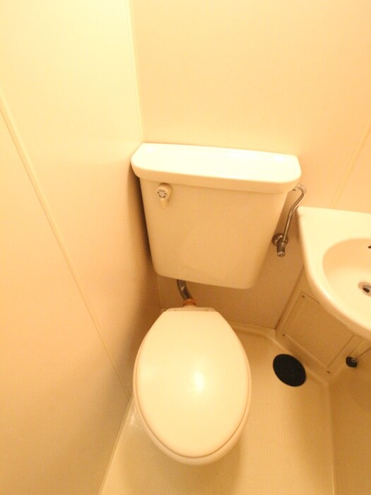 物件内観写真8　(トイレ)