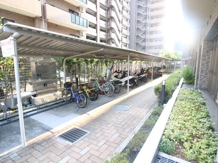 物件外観写真3　(駐輪場)