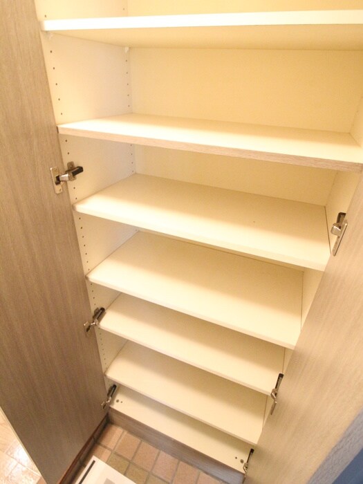 物件内観写真17　(靴箱)