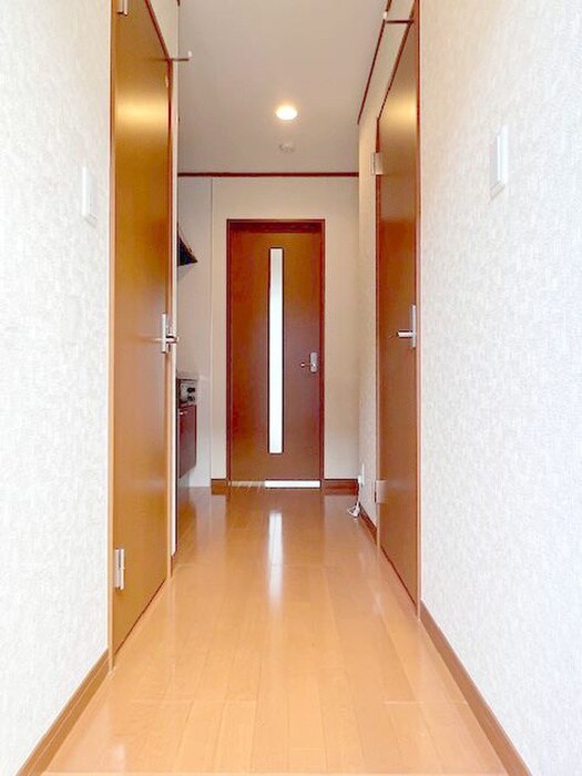 物件内観写真11　(玄関)