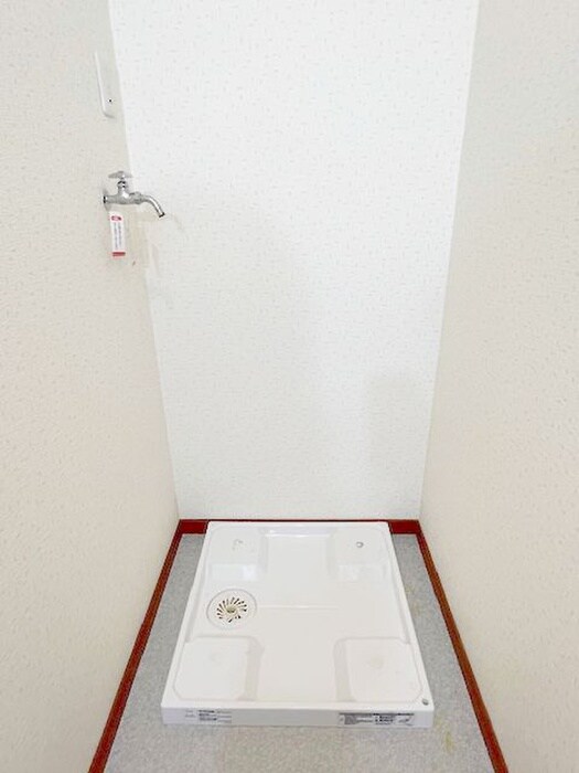 物件内観写真15　(洗濯機置場)