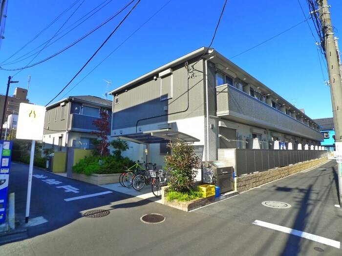 物件外観写真3　(エントランス部分)