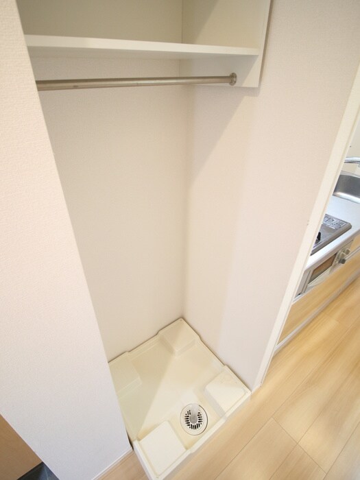 物件内観写真10　(洗濯機置場)