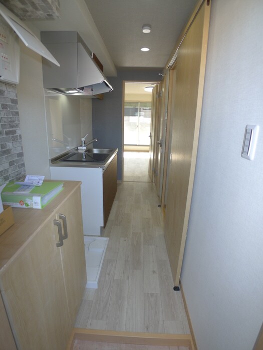 物件内観写真15　(廊下)