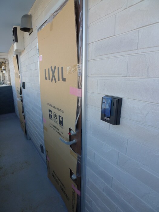 物件内観写真18　(玄関)