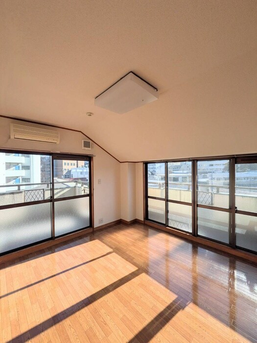 物件内観写真9　(居室)