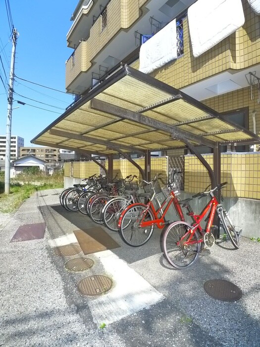 物件外観写真5　(駐輪場)