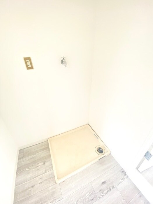 物件内観写真14　(洗濯機置場)