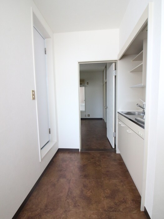 物件内観写真16　(廊下)