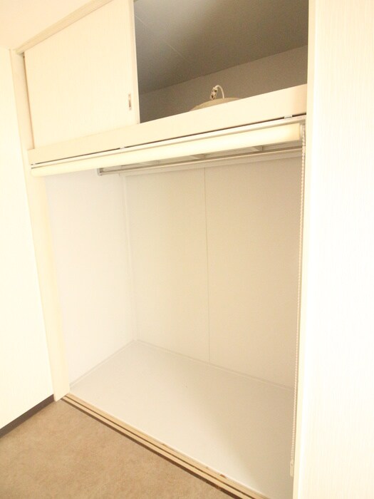 物件内観写真16　(収納)