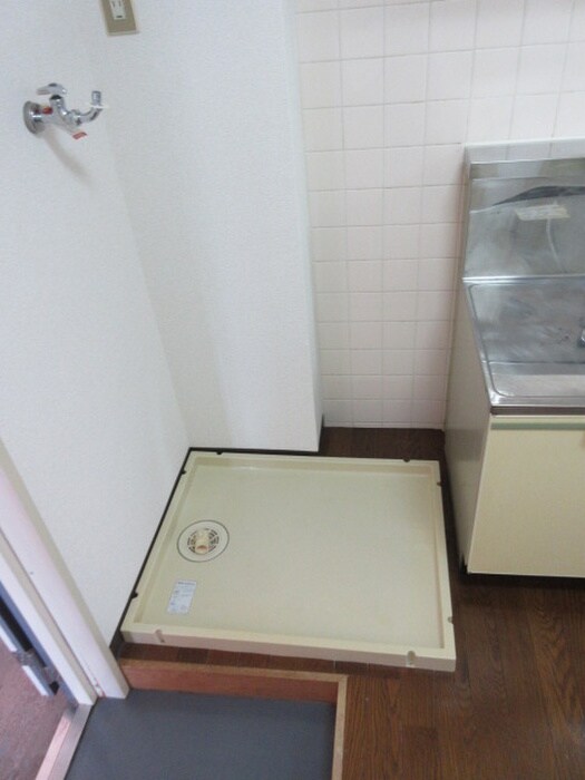 物件内観写真7　(洗濯機置場)