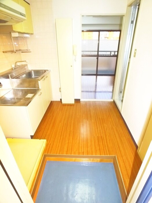 物件内観写真12　(玄関)