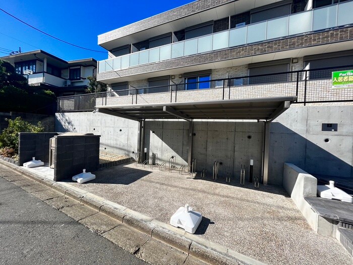 物件外観写真6　(駐輪場)