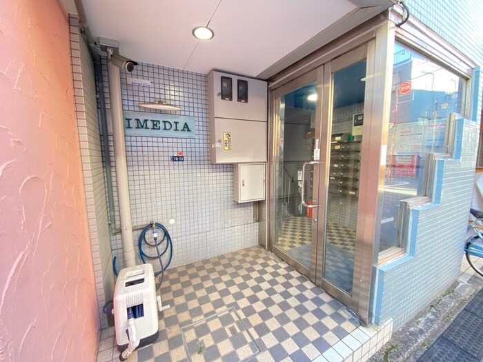 物件外観写真6　(エントランス部分)