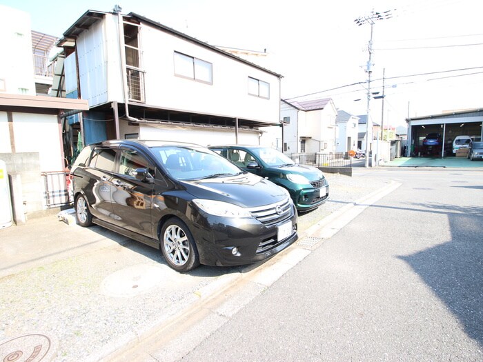 物件外観写真5　(駐車場)