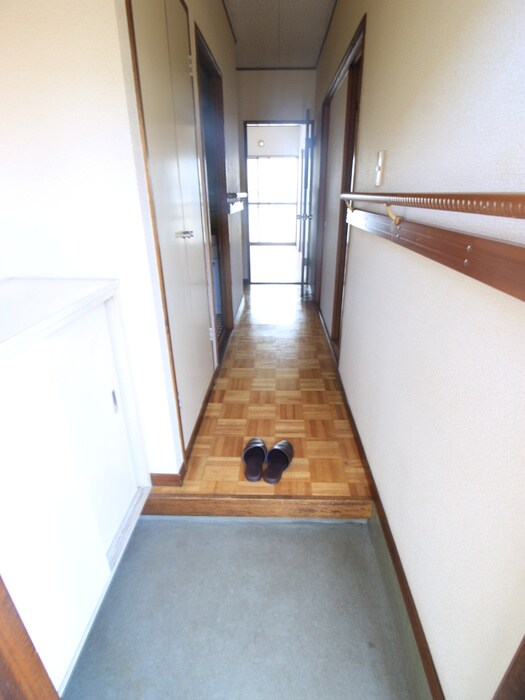 物件内観写真13　(玄関)