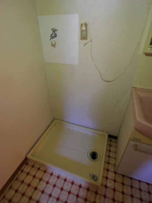 物件内観写真17　(洗濯機置場)