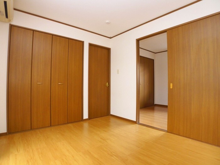 物件内観写真5　(居室)