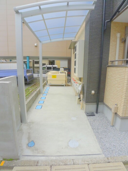 物件外観写真3　(駐車場)