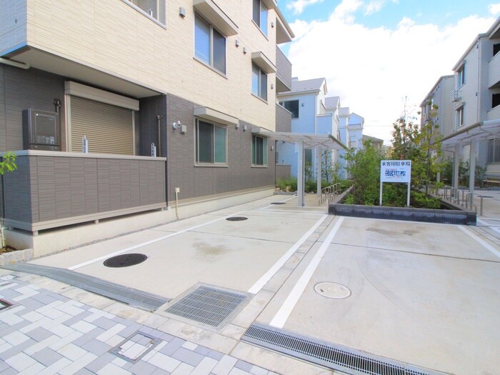 物件外観写真5　(駐車場)