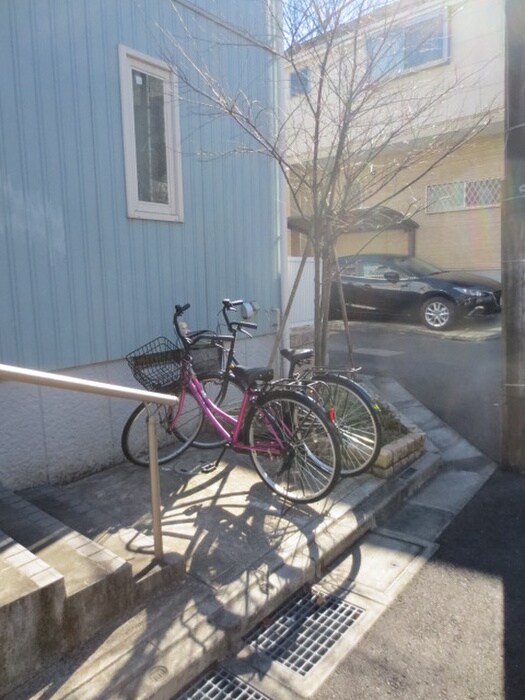 物件外観写真2　(駐輪場)