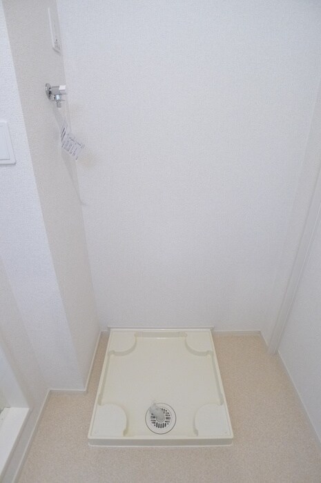 物件内観写真12　(洗濯機置場)