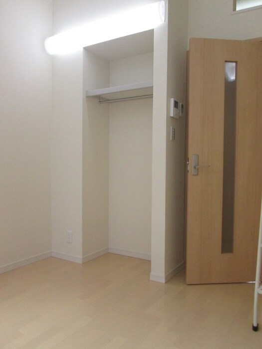 物件内観写真4　(居室)