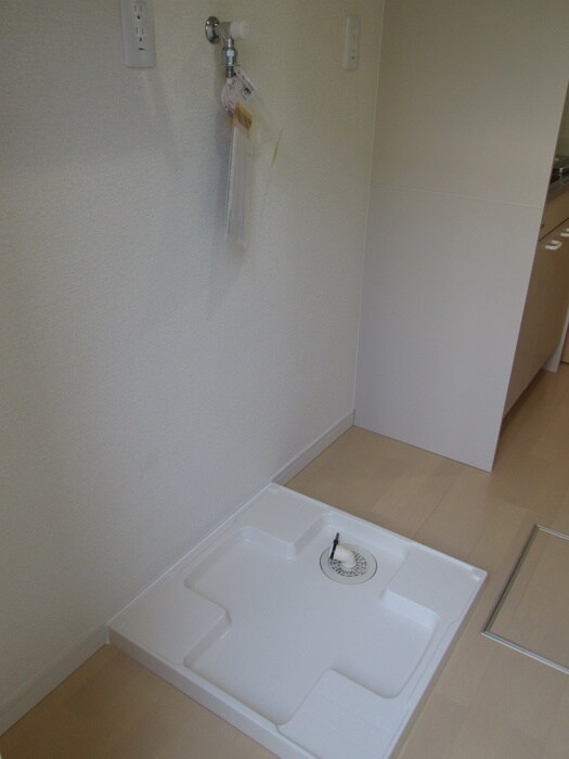 物件内観写真7　(洗濯機置場)