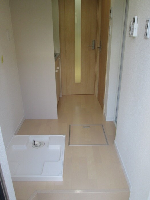 物件内観写真8　(玄関)