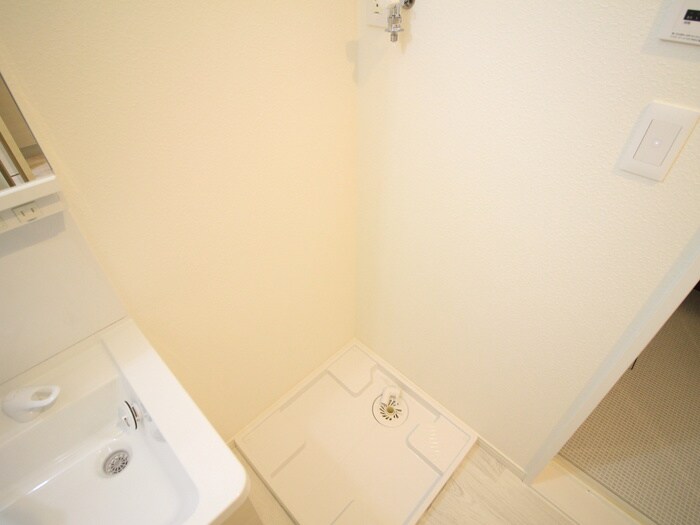 物件内観写真16　(洗濯機置場)