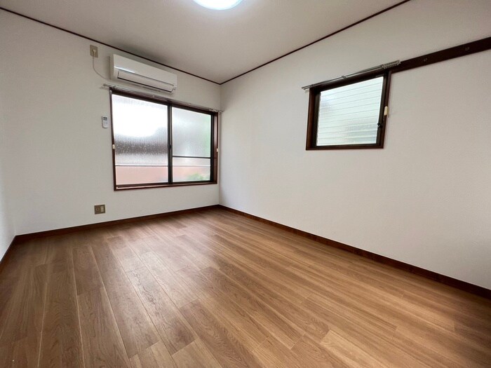 物件内観写真2　(居室)