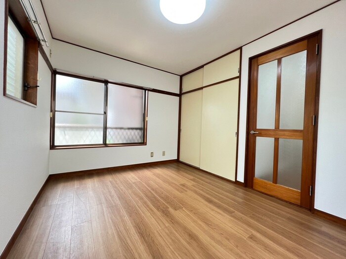 物件内観写真4　(居室)