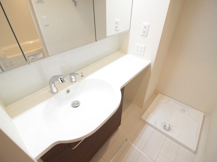 物件内観写真8　(洗面)