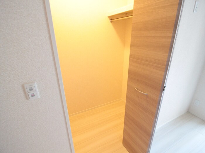 物件内観写真11　(収納)