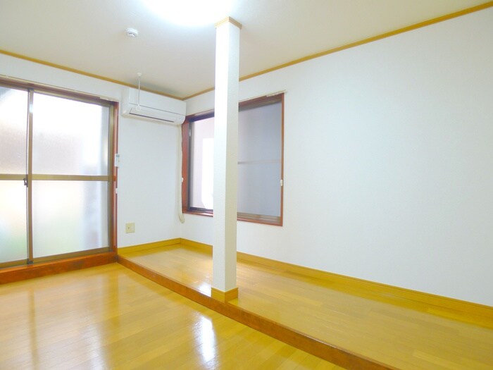 物件内観写真8　(居室)