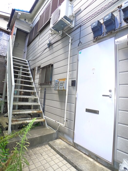 物件外観写真5　(エントランス部分)