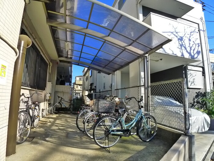 物件外観写真5　(駐輪場)