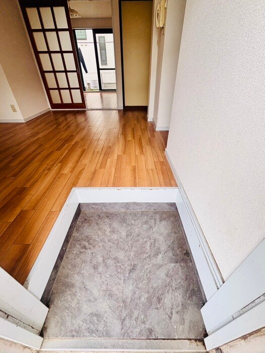 物件内観写真22　(玄関)