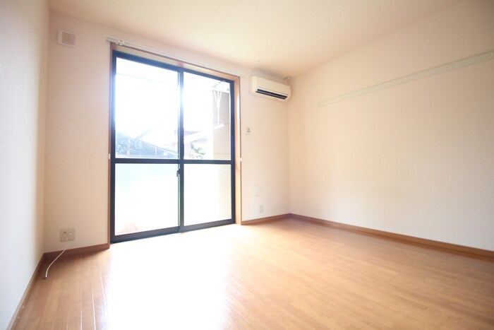 物件内観写真4　(居室)