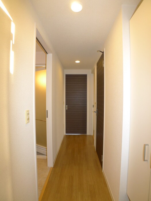 物件内観写真20　(廊下)