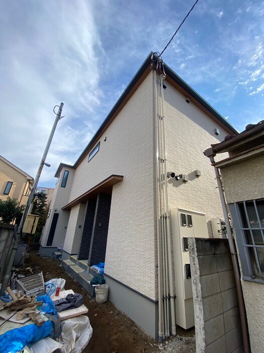 物件外観写真2　(建築中)