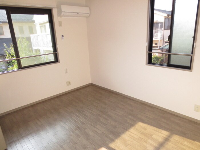 物件内観写真4　(居室)