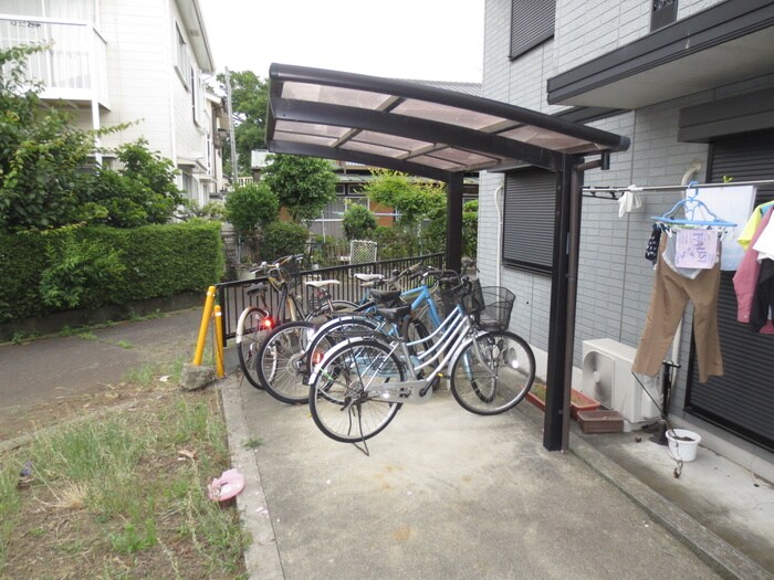 物件外観写真3　(駐輪場)