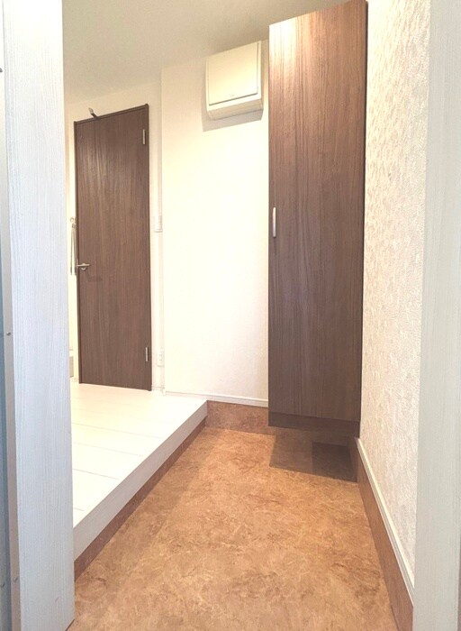 物件内観写真7　(玄関)