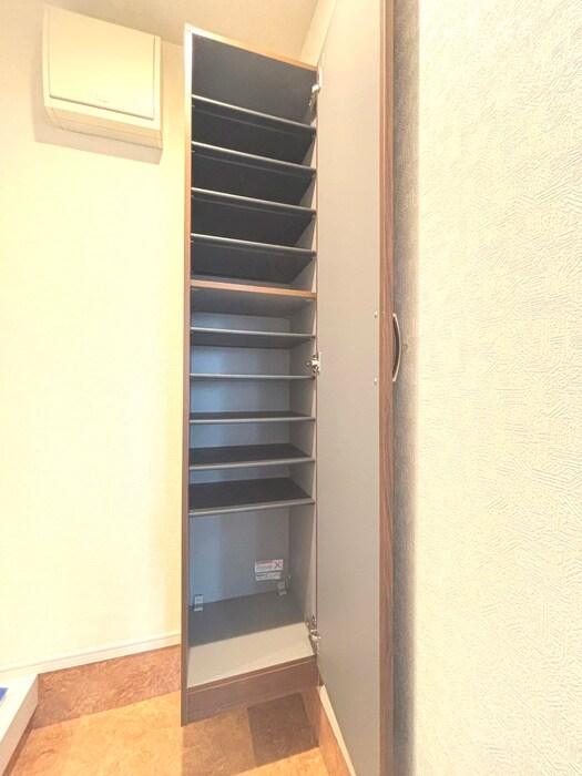 物件内観写真8　(靴箱)
