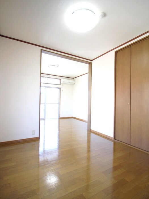 物件内観写真5　(居室)